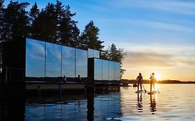 Lake Hotel Lehmonkärki - Haasi Mirror Houses